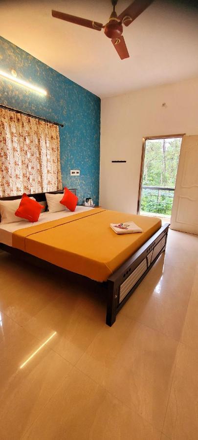 Royal Black Pepper Cottage Yercaud Quarto foto